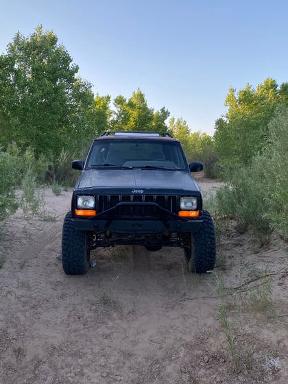 4.5 Inch Lifted 2000 Jeep Cherokee XJ 4WD