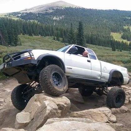7.5 Inch Lifted 2003 Chevy S10 4WD