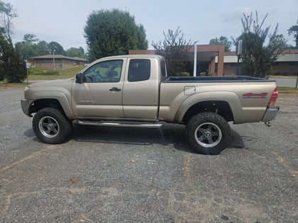 3.5 Inch Lifted 2007 Toyota Tacoma 4WD