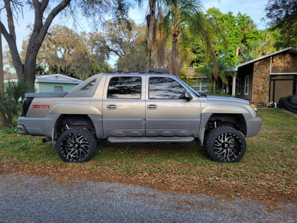 6 Inch Lifted 2002 Chevy Avalanche 1500