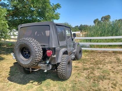 4 Inch Lifted 1990 Jeep Wrangler 4WD