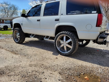 7 Inch Lifted 1998 Chevy Tahoe 4WD