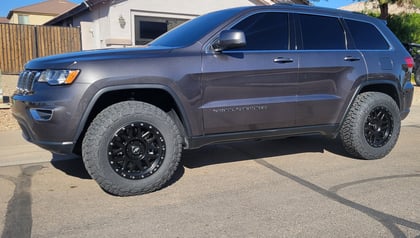 2.5 inch Lifted 2021 Jeep Grand Cherokee RWD