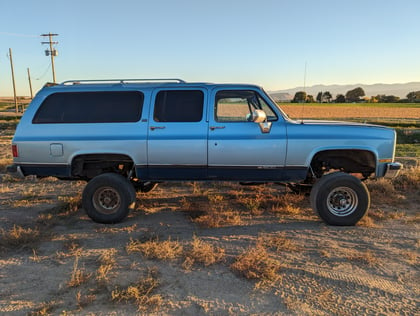 4 Inch Lifted 1990 Chevy V1500 Suburban 4WD