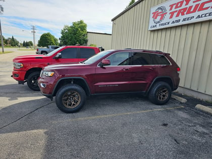 2.5 inch Lifted 2021 Jeep Grand Cherokee AWD