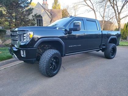 7 Inch Lifted 2021 GMC Sierra 2500 HD 4WD