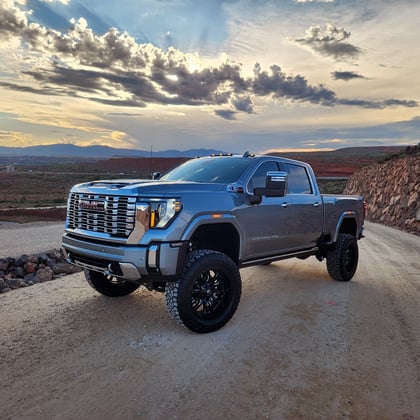 7 Inch Lifted 2024 GMC Sierra 2500 HD 4WD