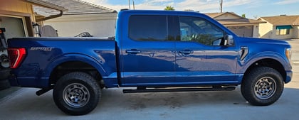 2 inch Lifted 2023 Ford F-150 4WD