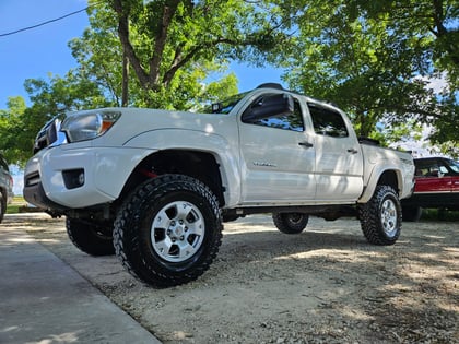 3.5 Inch Lifted 2014 Toyota Tacoma 4WD