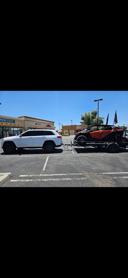 2.5 inch Lifted 2015 Jeep Grand Cherokee AWD