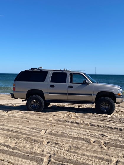 6 Inch Lifted 2005 Chevy Suburban 1500 4WD