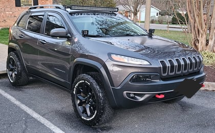 2 inch Lifted 2018 Jeep Cherokee AWD