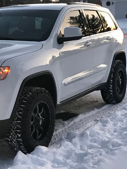 2.5 inch Lifted 2013 Jeep Grand Cherokee 4WD