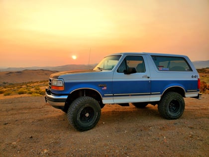 2.5 inch Lifted 1992 Ford Bronco 4WD