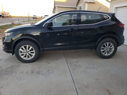 1.5 inch Lifted 2020 Nissan Rogue 4WD