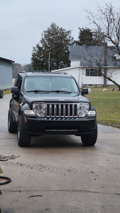 2.5 inch Lifted 2008 Jeep Liberty 4WD