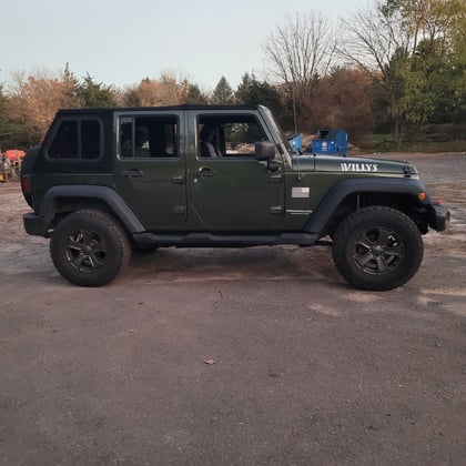 1.75 inch Lifted 2009 Jeep Wrangler JK Unlimited 4WD
