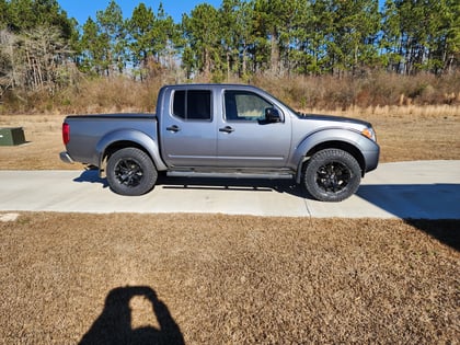 2.5 inch Lifted 2021 Nissan Frontier 4WD