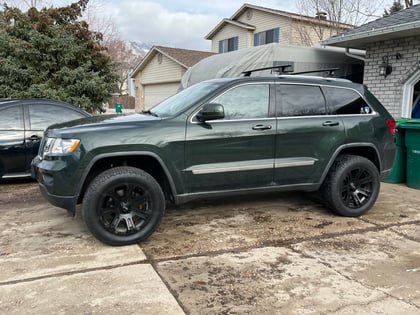 2.5 inch Lifted 2011 Jeep Grand Cherokee 4WD