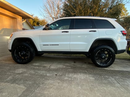 2.5 inch Lifted 2018 Jeep Grand Cherokee 4WD