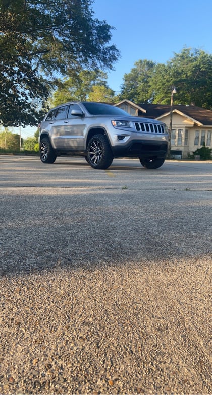 2.5 inch Lifted 2016 Jeep Grand Cherokee 4WD