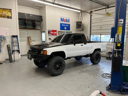 4 Inch Lifted 1984 Toyota Pickup 4WD