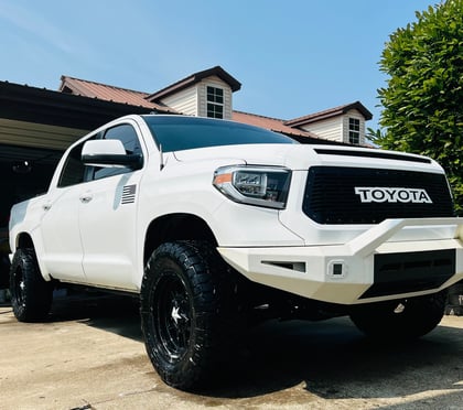 3.5 Inch Lifted 2015 Toyota Tundra 4WD