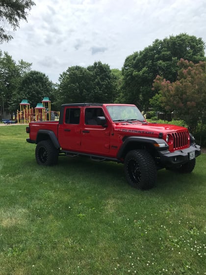 2 inch Lifted 2020 Jeep Gladiator JT 4WD