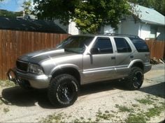 2.5 inch Lifted 2002 Chevy Blazer 4WD