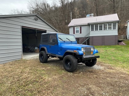 2.5 inch Lifted 1993 Jeep Wrangler YJ 4WD