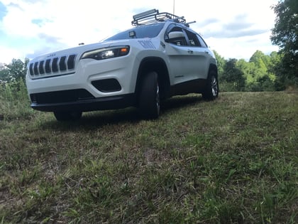2 inch Lifted 2020 Jeep Cherokee KL 4WD