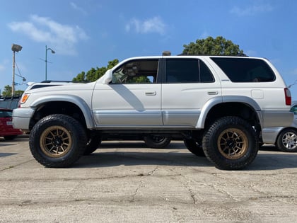 2 inch Lifted 2001 Toyota 4Runner 4WD
