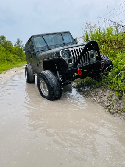 4 Inch Lifted 1993 Jeep Wrangler YJ 4WD