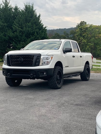 3 Inch Lifted 2019 Nissan Titan 4WD