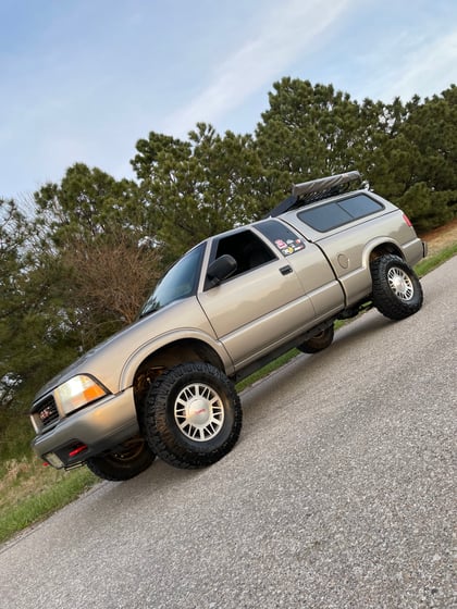 2.5 inch Lifted 2000 GMC Sonoma 4WD