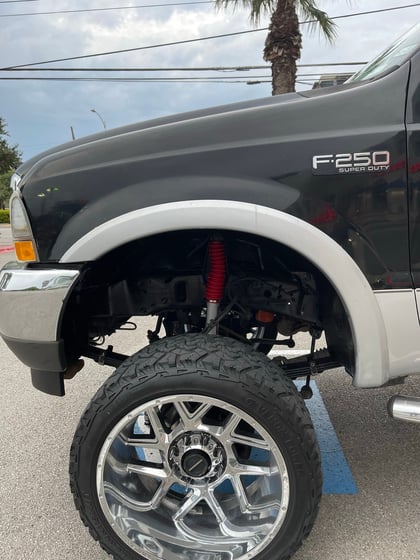 7 Inch Lifted 2003 Ford F-250 Super Duty 4WD