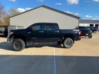 7 Inch Lifted 2016 Toyota Tundra 4WD