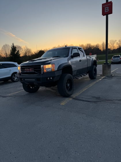 7.5 Inch Lifted 2007 GMC Sierra 1500 4WD