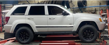 2 inch Lifted 2008 Jeep Grand Cherokee AWD