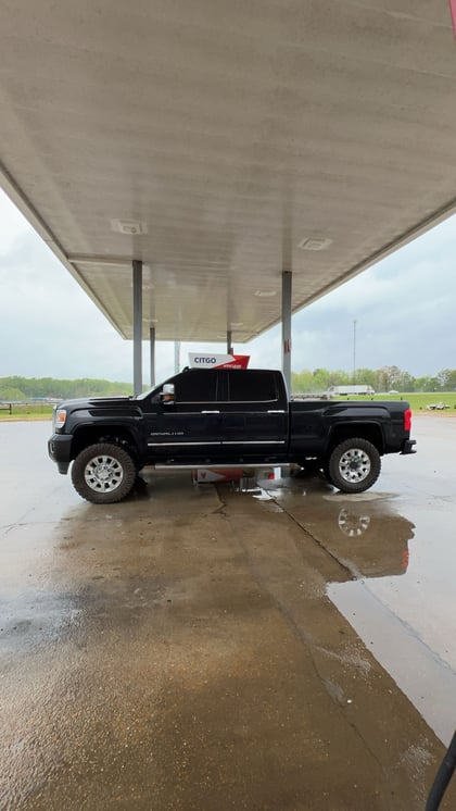 3.5 Inch Lifted 2016 GMC Sierra 2500 HD 4WD