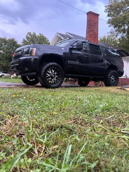 6 Inch Lifted 2008 Chevy Suburban 1500 4WD