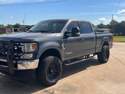2.5 inch Lifted 2022 Ford F-250 Super Duty 4WD