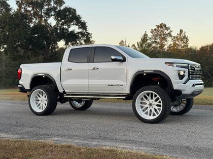 7.5 Inch Lifted 2023 GMC Canyon 4WD