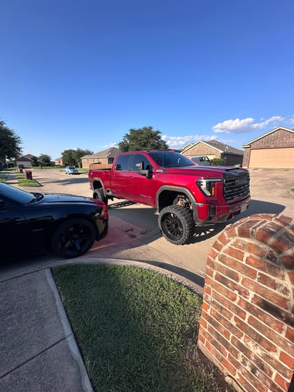 7 Inch Lifted 2024 GMC Sierra 2500 HD 4WD