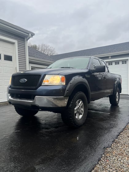 2 inch Lifted 2005 Ford F-150 4WD