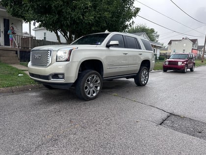 6 Inch Lifted 2016 GMC Yukon 4WD