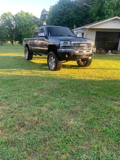 6 Inch Lifted 2005 GMC Sierra 1500 4WD