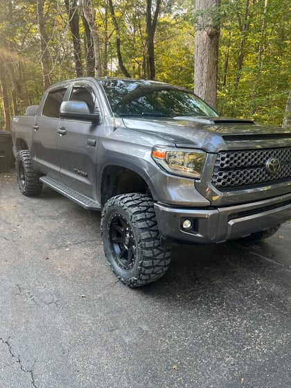 6 Inch Lifted 2018 Toyota Tundra 4WD