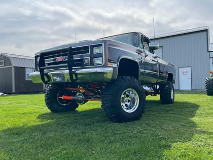 6 Inch Lifted 1986 Chevy K10 4WD