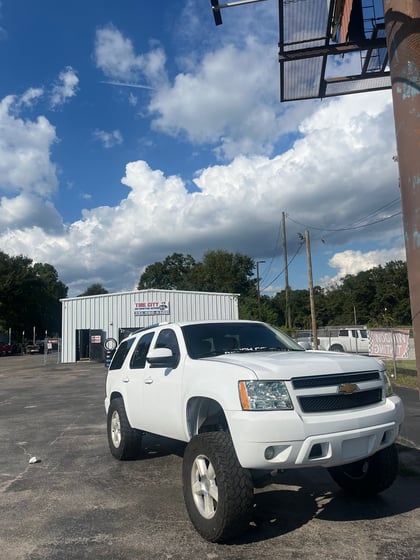 7.5 Inch Lifted 2008 Chevy Tahoe RWD